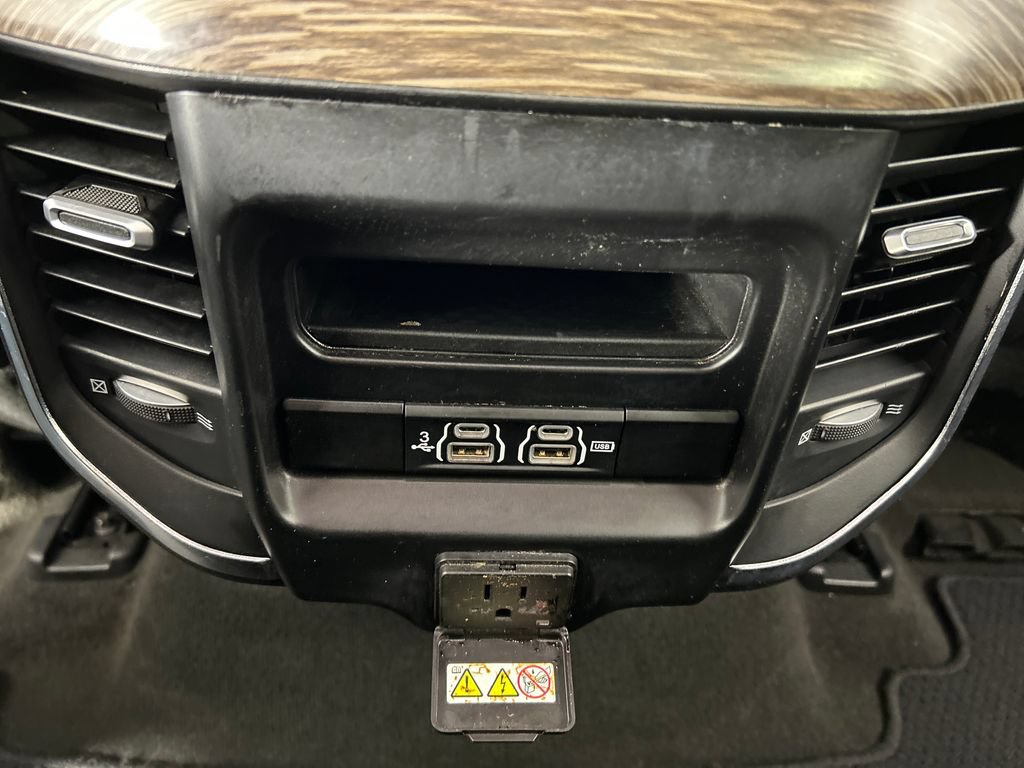 Used 2020 RAM 1500 Laramie RWD image 19