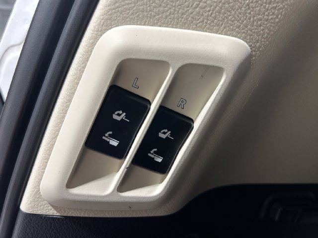 Used 2022 Lexus GX 460 Luxury w/ Sport Design Package AWD/4WD image 31