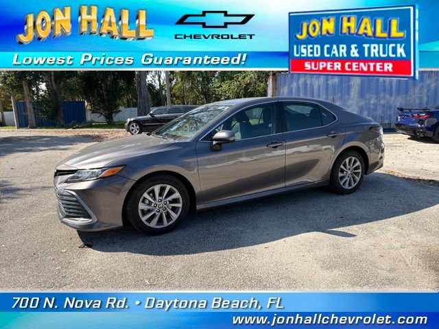 Used 2022 Toyota Camry LE image 3