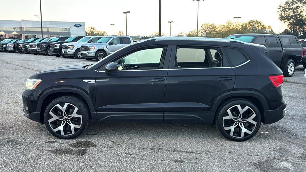 Used 2022 Volkswagen Taos SEL AWD/4WD image 3