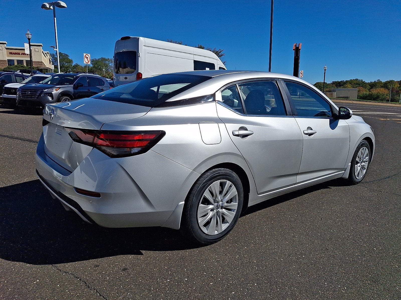 Certified 2023 Nissan Sentra S FWD image 6