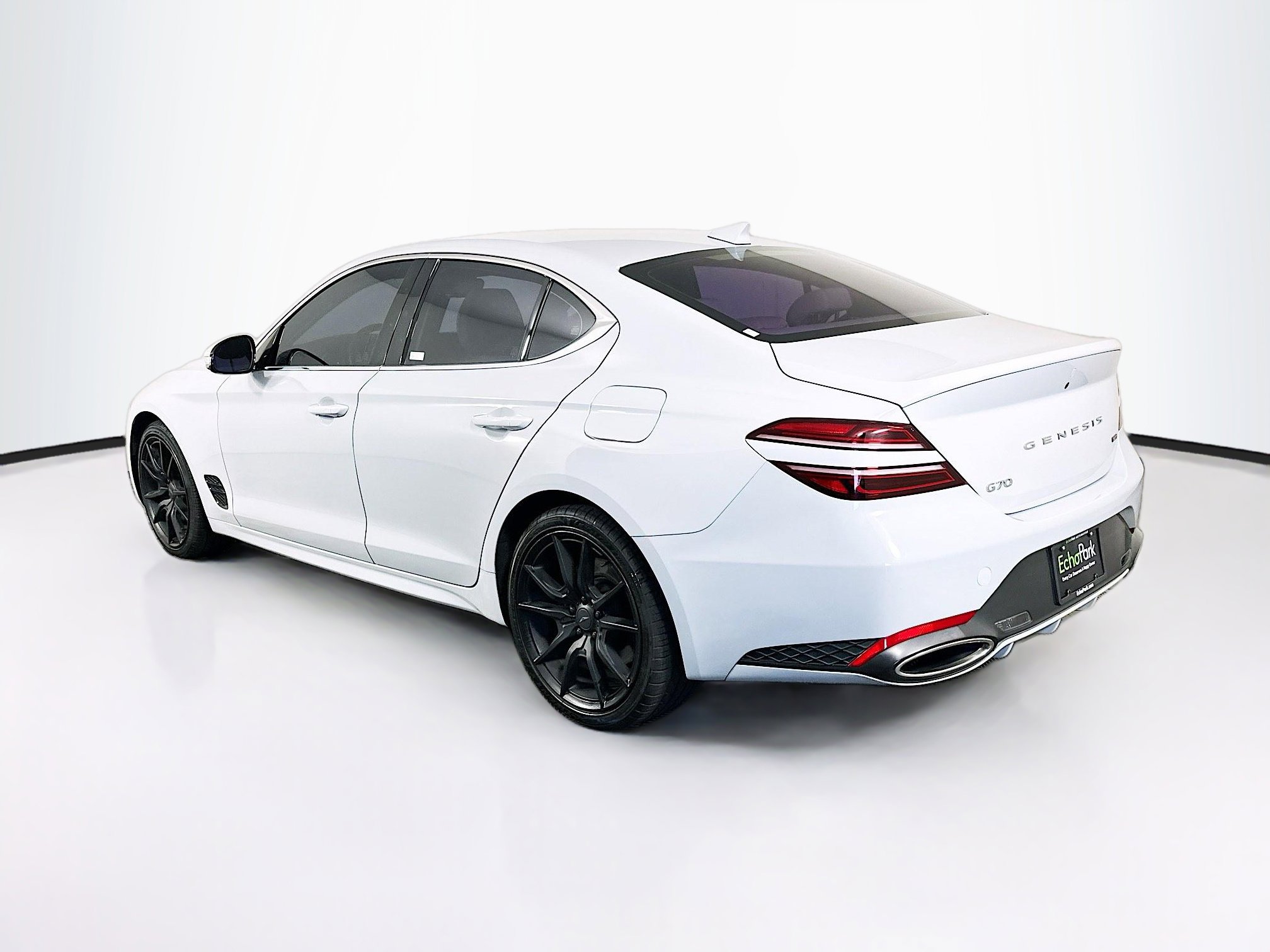 Used 2022 Genesis G70 3.3T RWD image 5