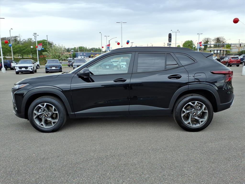 Used 2025 Chevrolet Trax LT FWD video 2