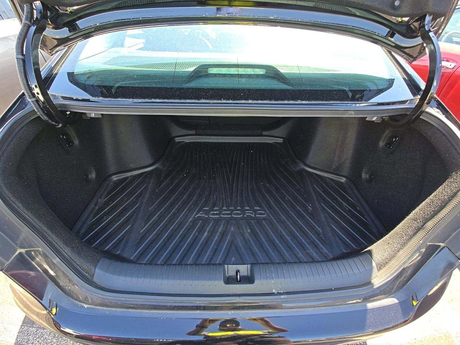 Used 2023 Honda Accord Touring image 11