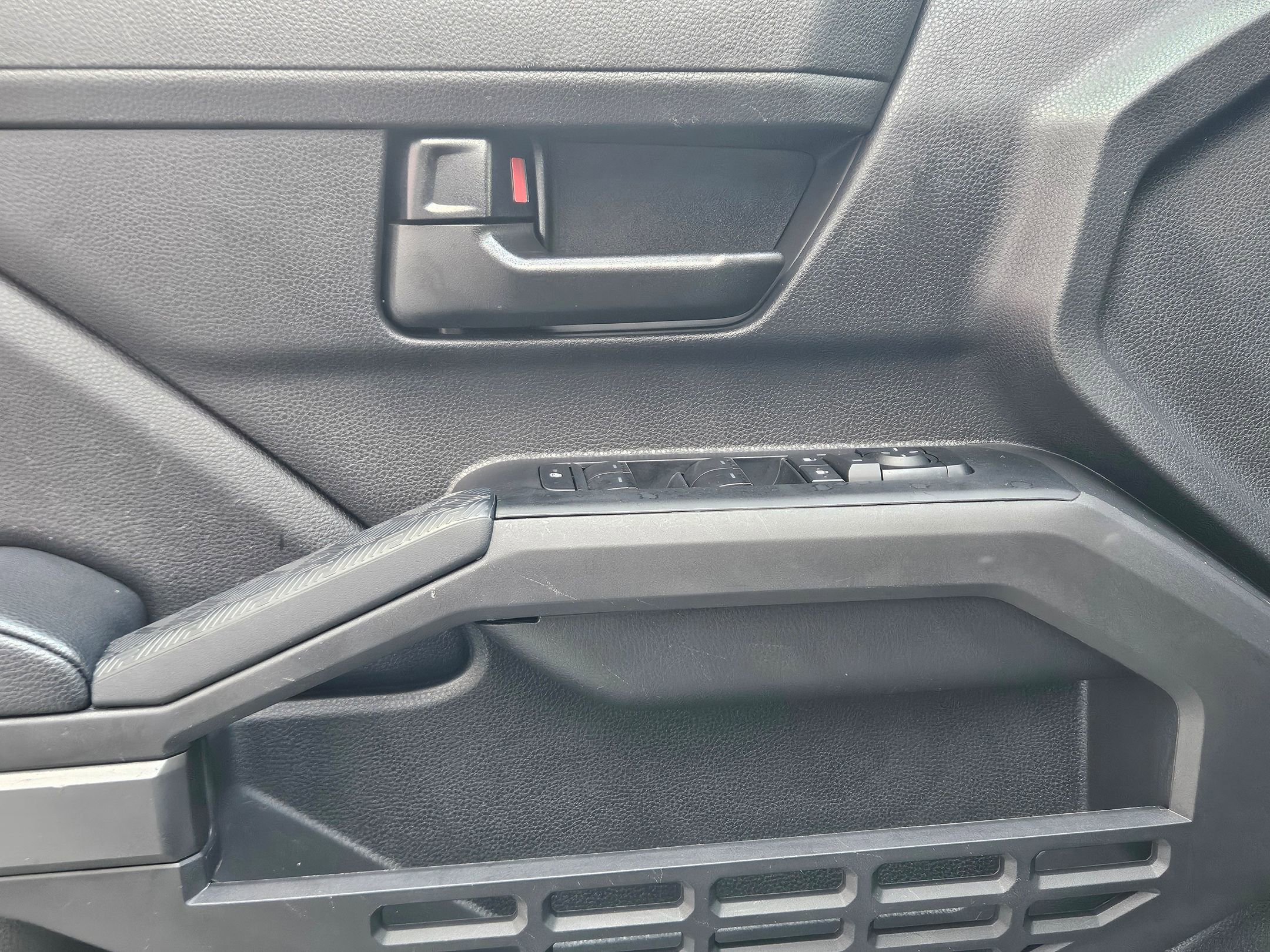 Used 2024 Toyota Tacoma SR5 image 19