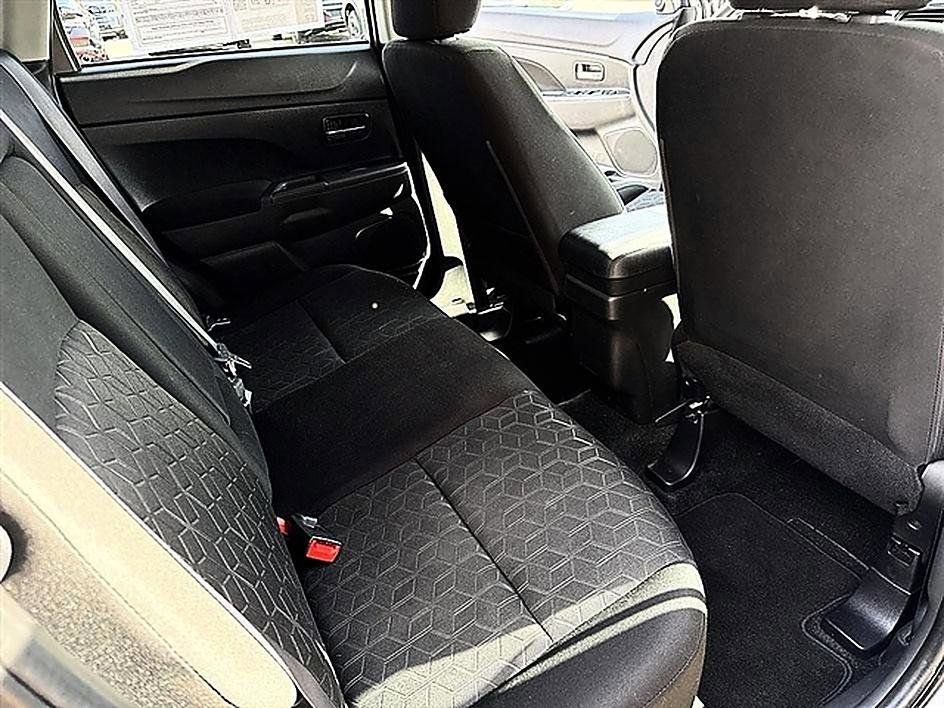 Used 2023 Mitsubishi Outlander Sport ES AWD/4WD image 8