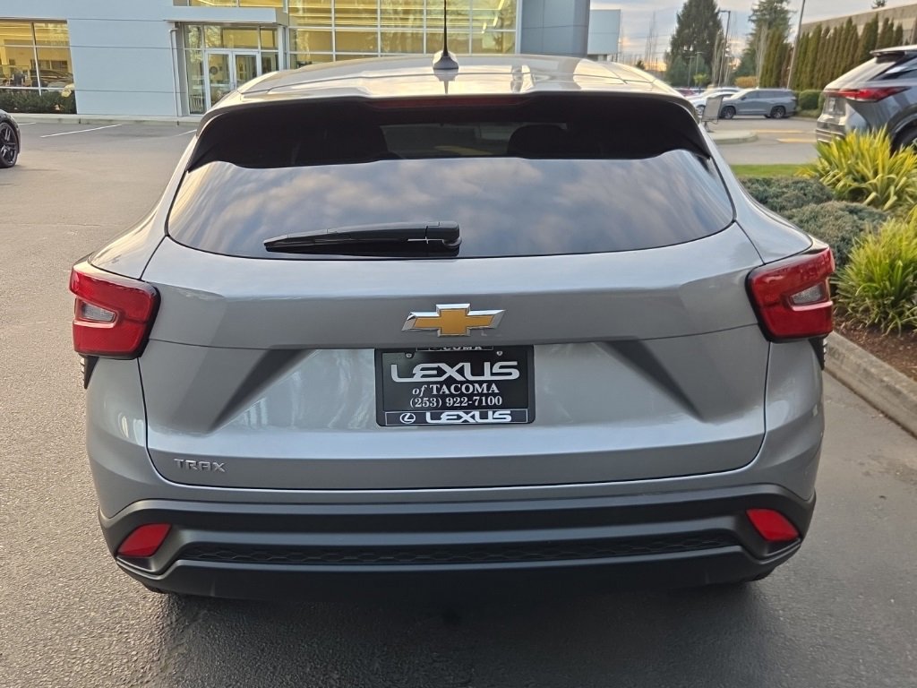 Used 2024 Chevrolet Trax LS w/ Driver Confidence Package image 6