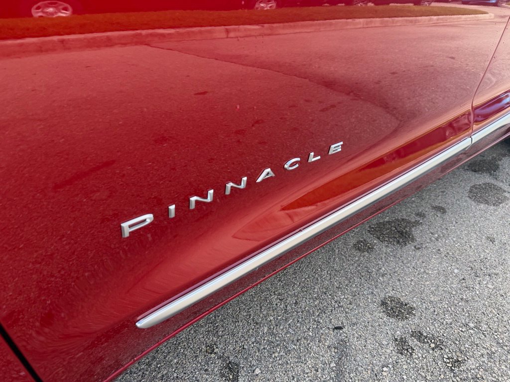 New 2027 Chrysler Pacifica Pinnacle w/ Theater Group FWD image 33
