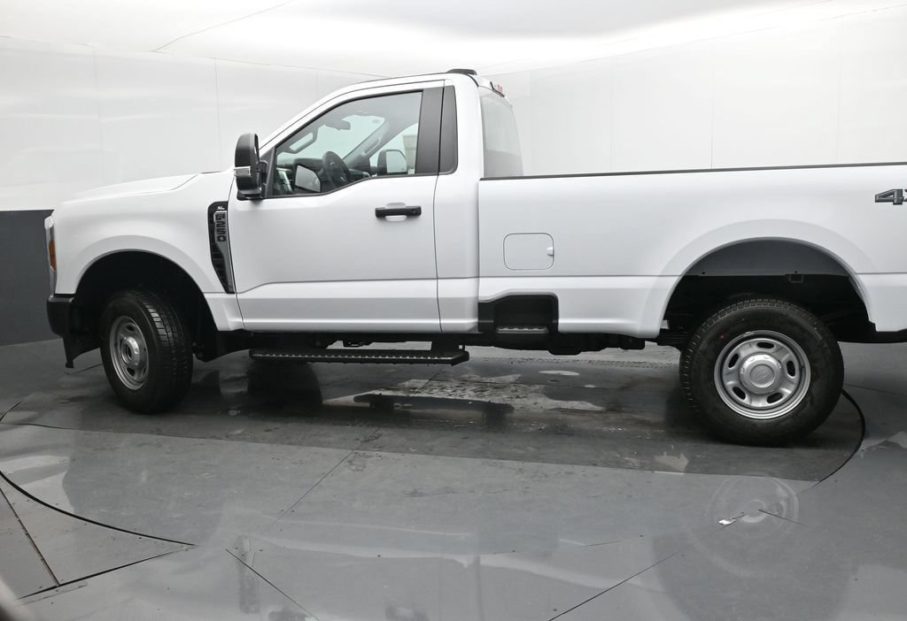 New 2026 Ford F250 XL w/ F-250 >10K GVWR Package AWD/4WD image 25