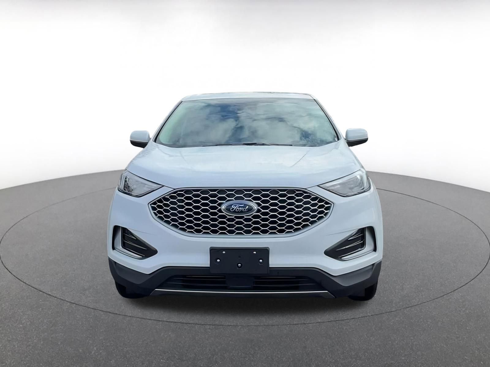 Used 2024 Ford Edge SEL image 4