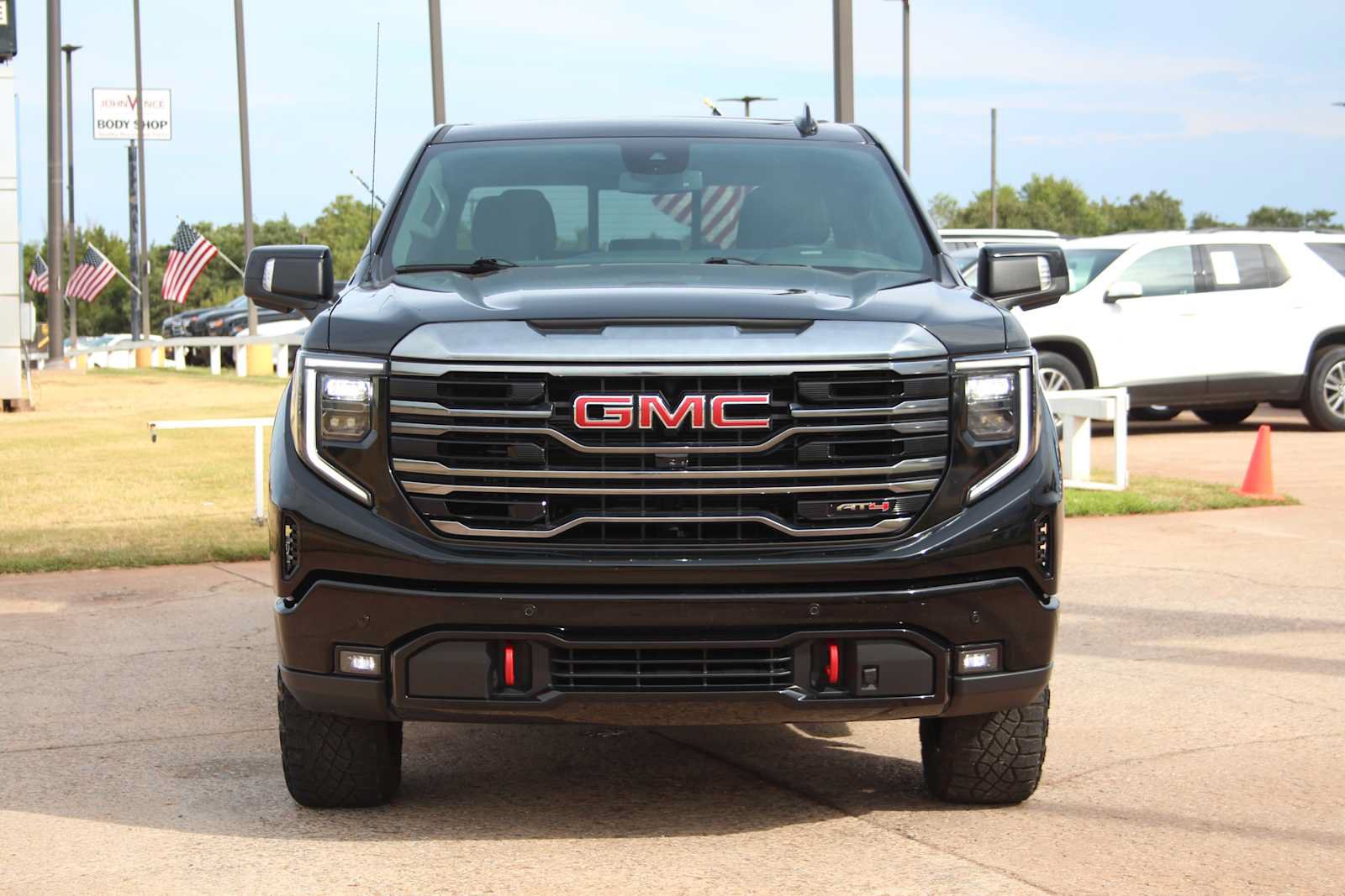 Used 2024 GMC Sierra 1500 AT4 w/ AT4 Premium Package AWD/4WD image 3
