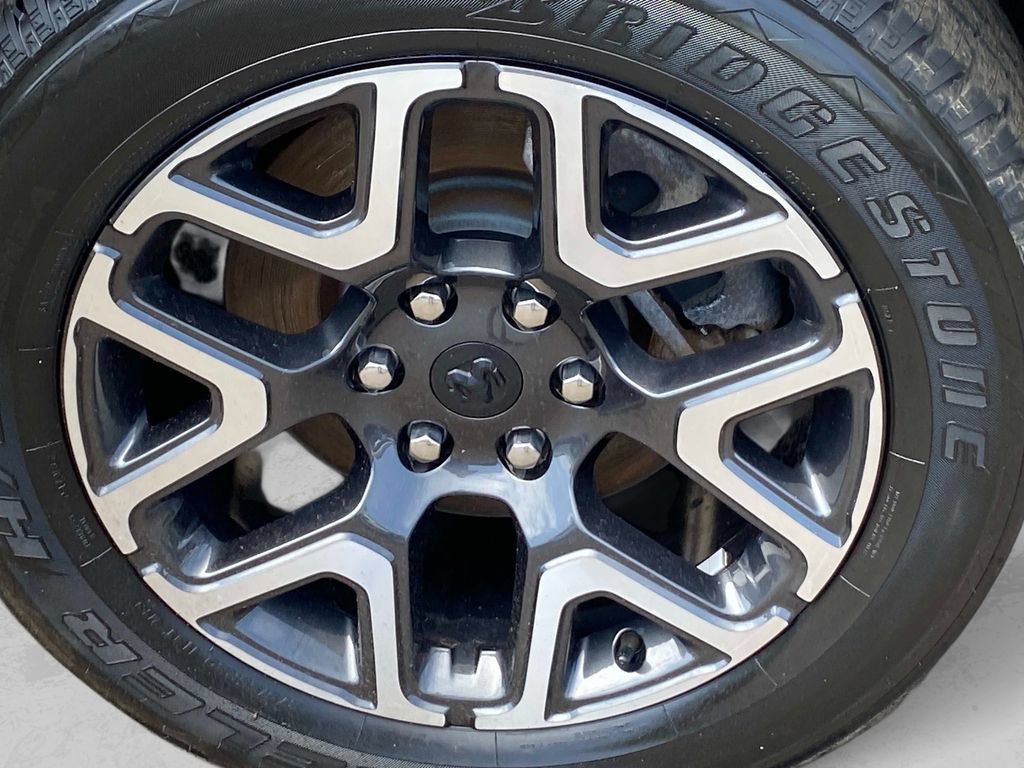 Used 2025 RAM 1500 Laramie w/ Sport Appearance Package AWD/4WD image 31