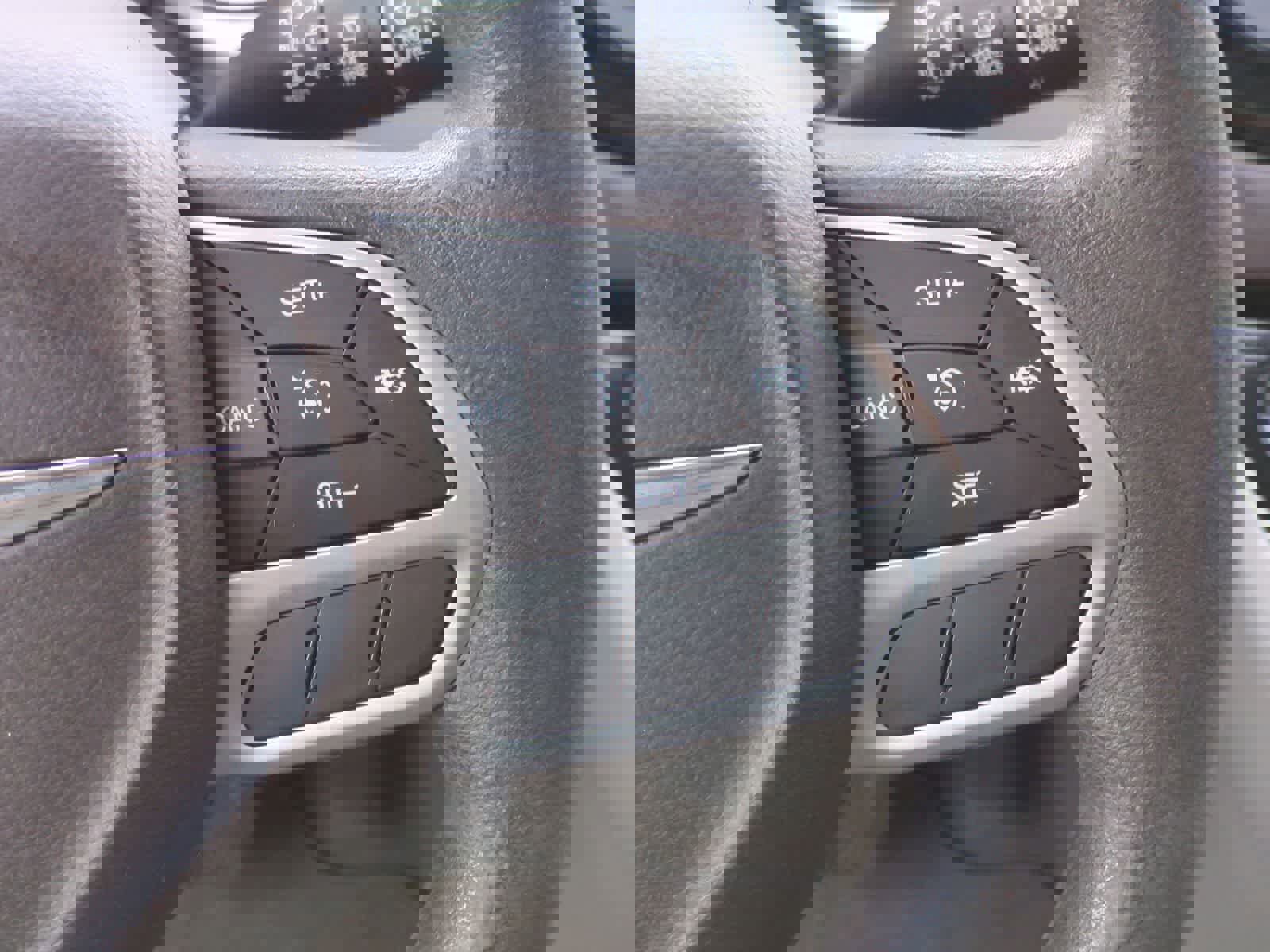 Used 2017 Chrysler Pacifica LX image 24