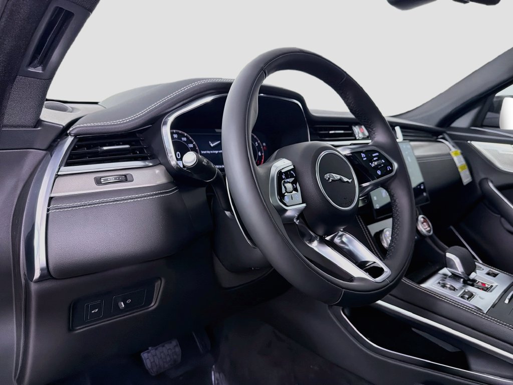 New 2026 Jaguar F-PACE R-Dynamic S AWD/4WD image 9