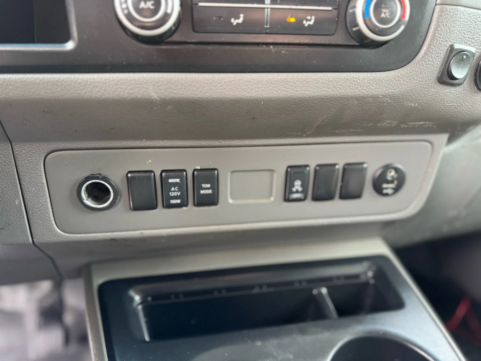 Used 2014 Nissan NV 3500 SV w/ Technology Package image 16