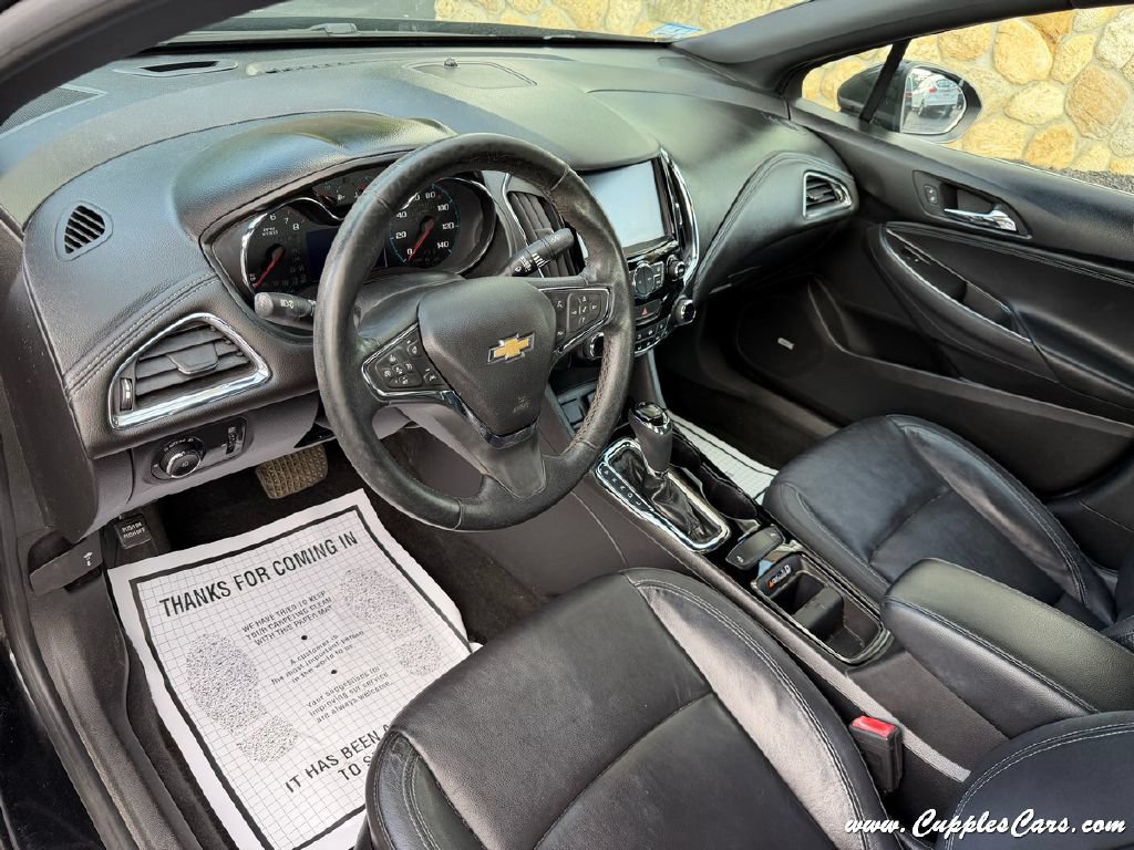 Used 2018 Chevrolet Cruze Premier w/ Premier True North Edition FWD image 5