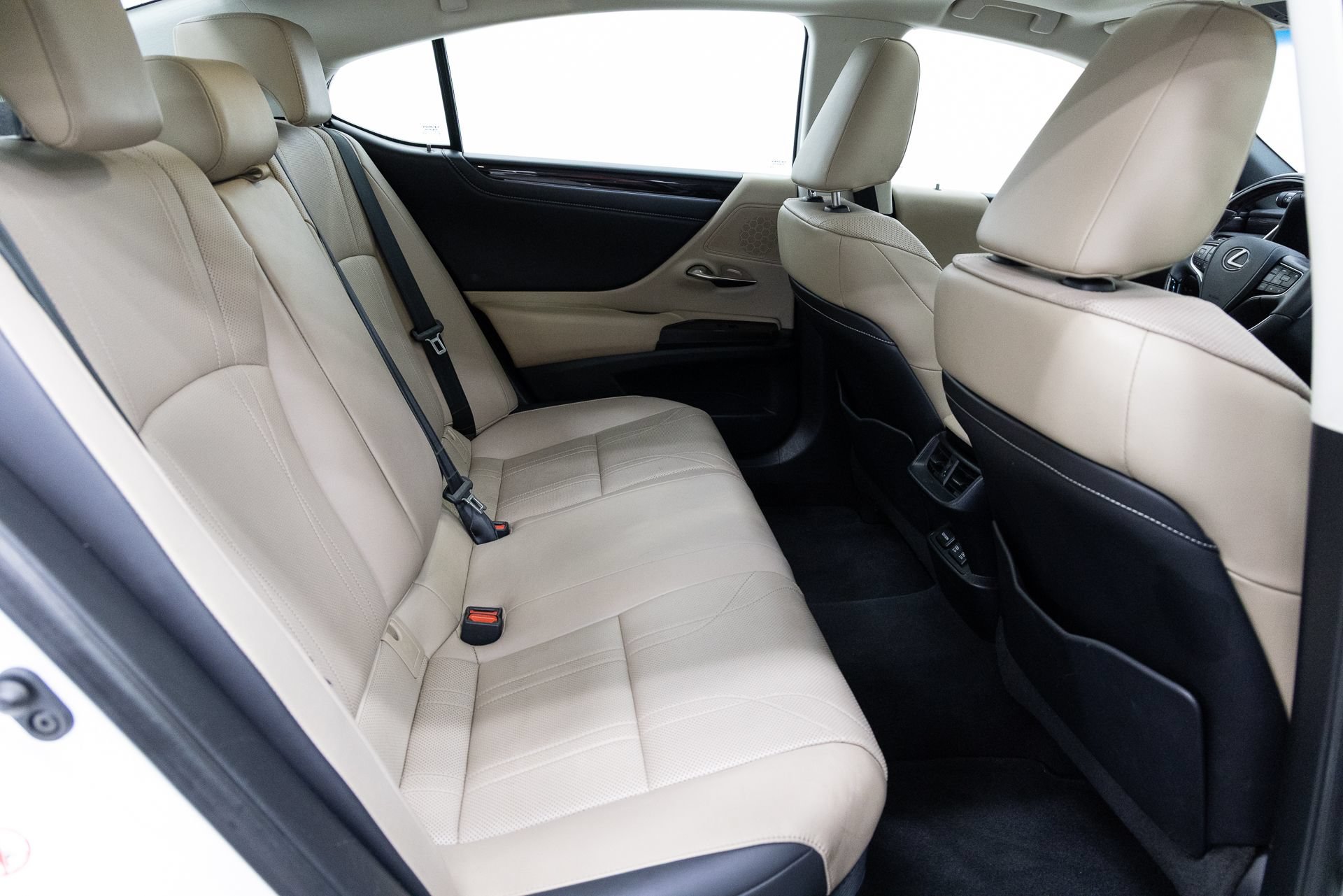 Used 2019 Lexus ES 300h FWD image 14