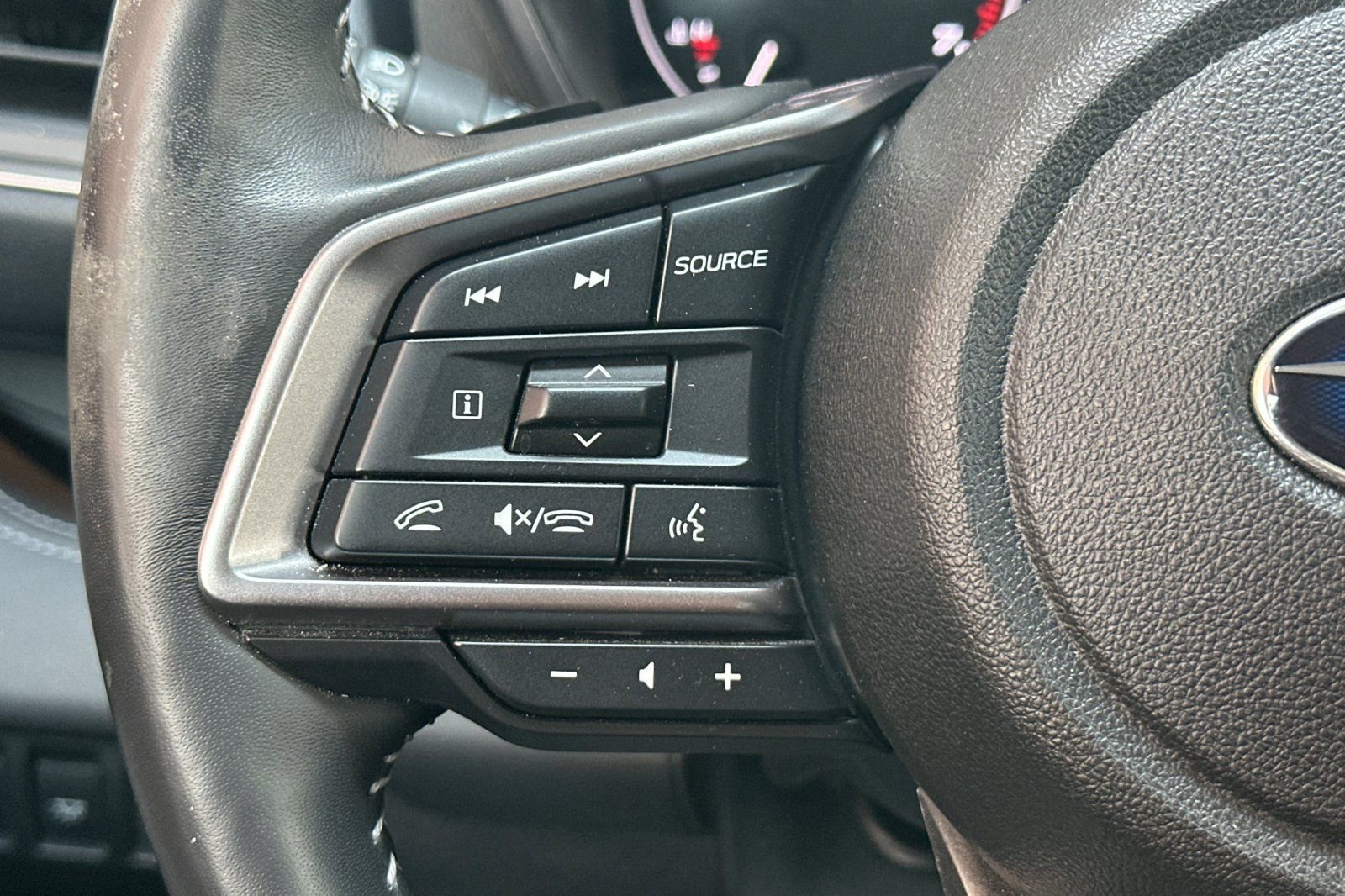 Used 2023 Subaru Ascent Touring image 34