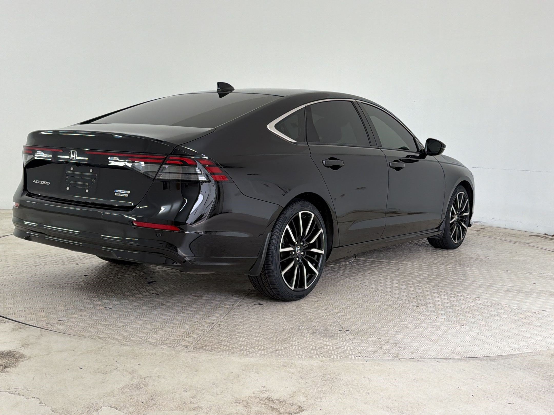 Used 2023 Honda Accord Touring image 9