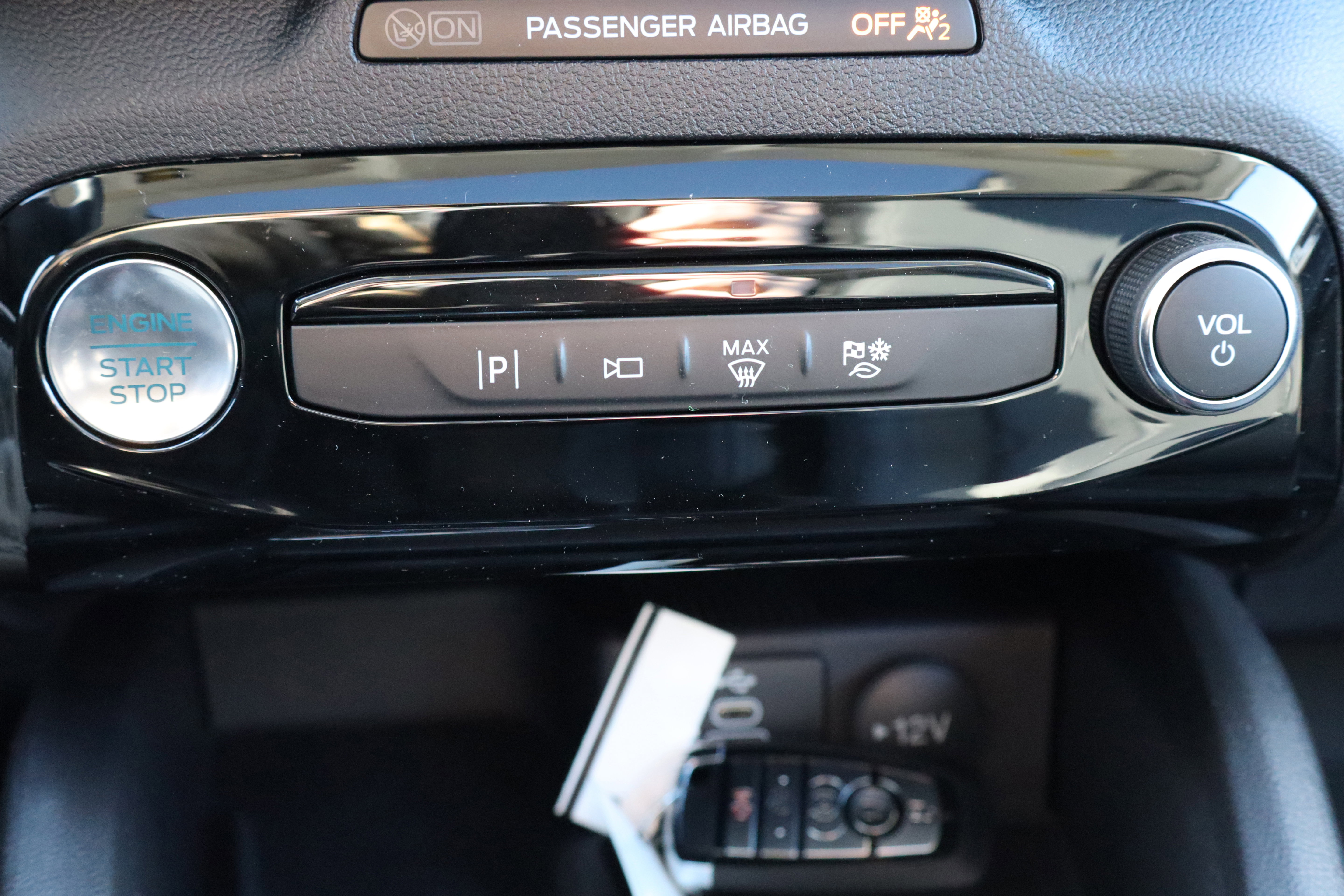 New 2025 Ford Escape SE w/ PHEV Premium Package image 27