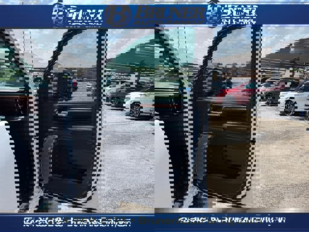 Used 2024 GMC Sierra 3500 Denali w/ Denali Reserve Package image 14