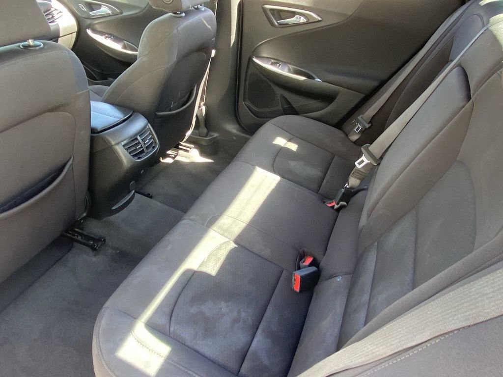Used 2022 Chevrolet Malibu LT image 16