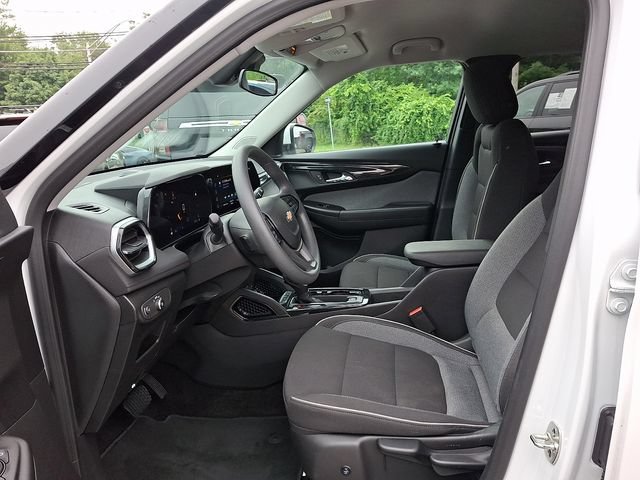 Used 2024 Chevrolet TrailBlazer LT FWD image 23