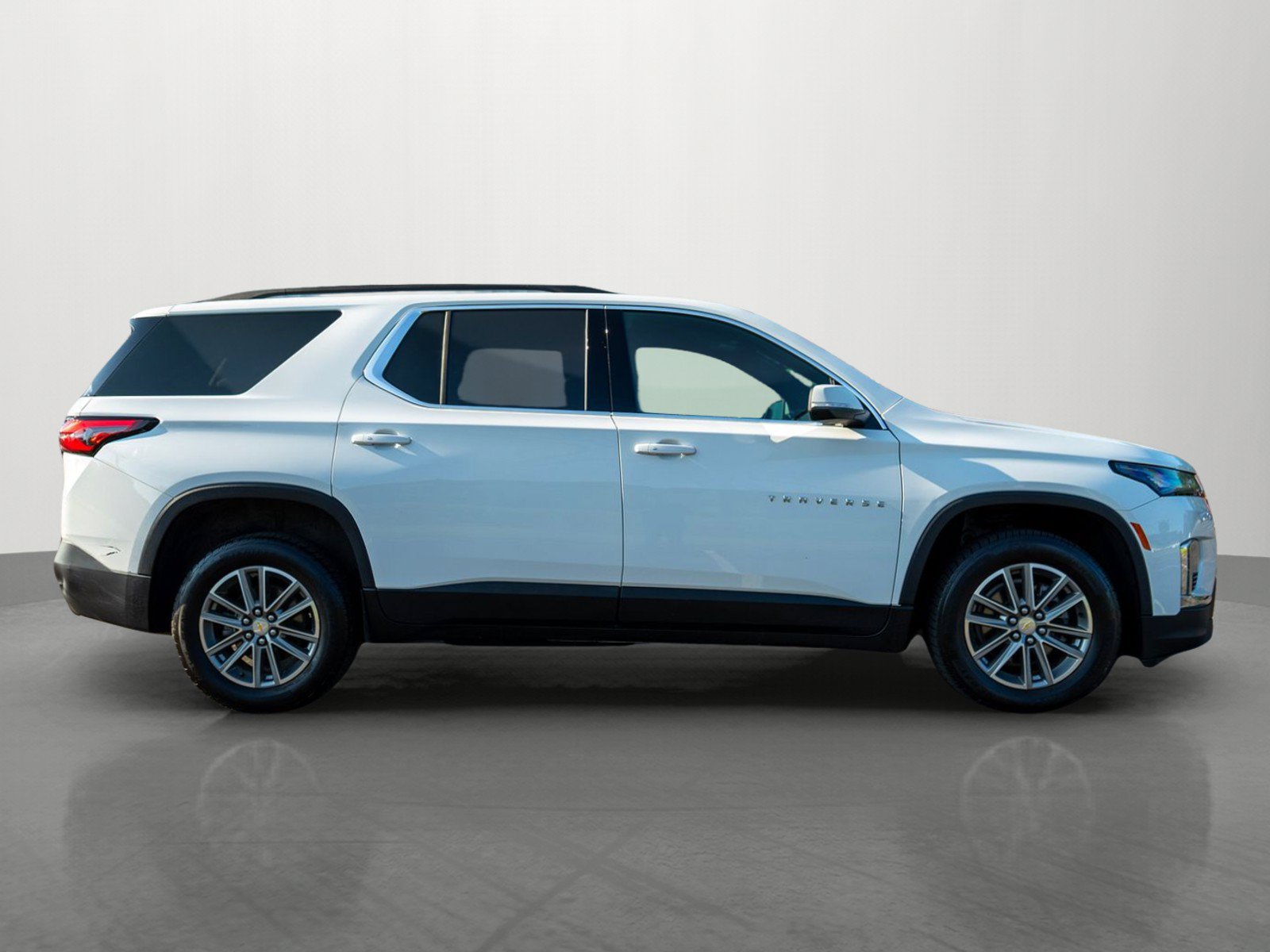 Used 2023 Chevrolet Traverse LT AWD/4WD image 8