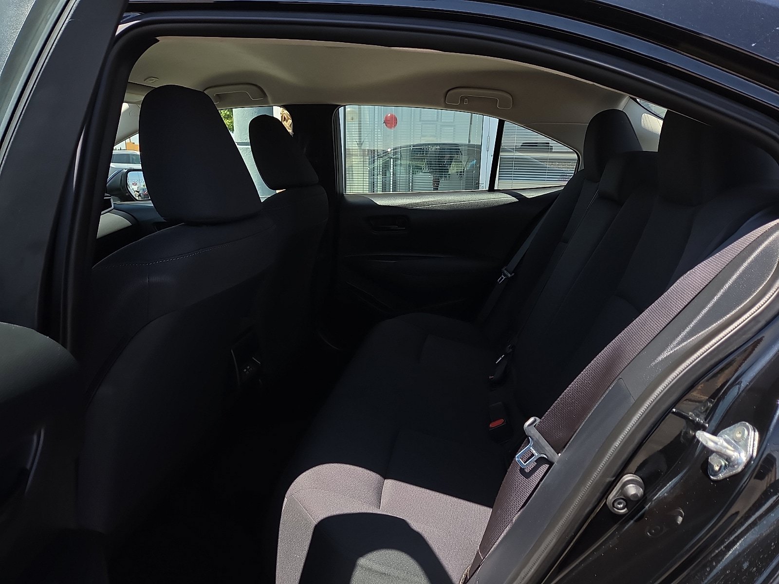 Used 2025 Toyota Corolla LE FWD image 6