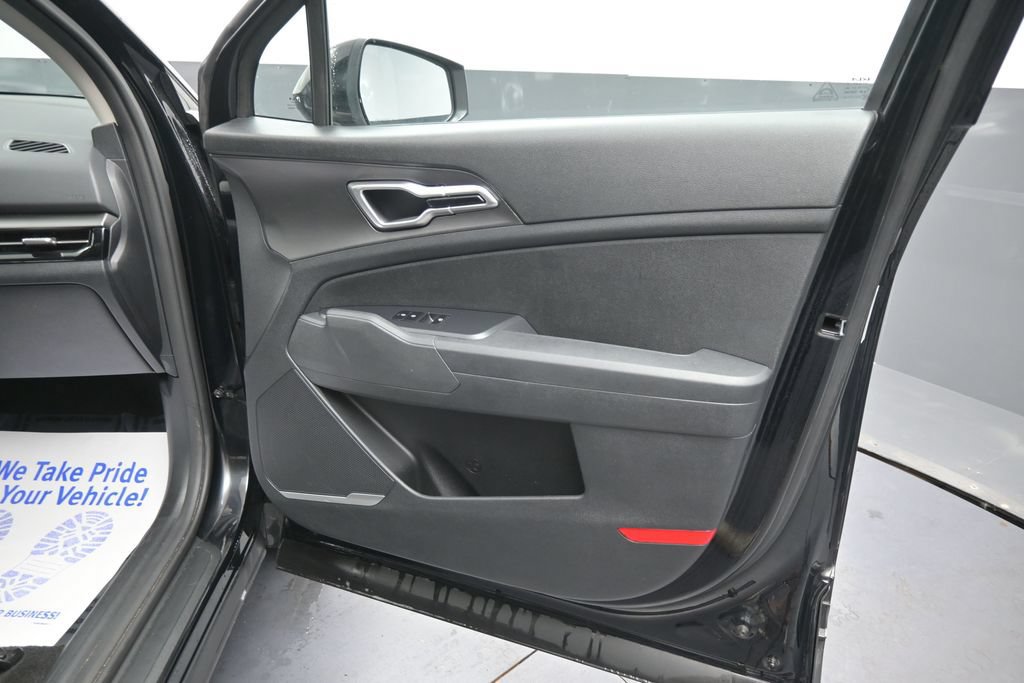 Used 2026 Kia Sportage LX FWD image 17