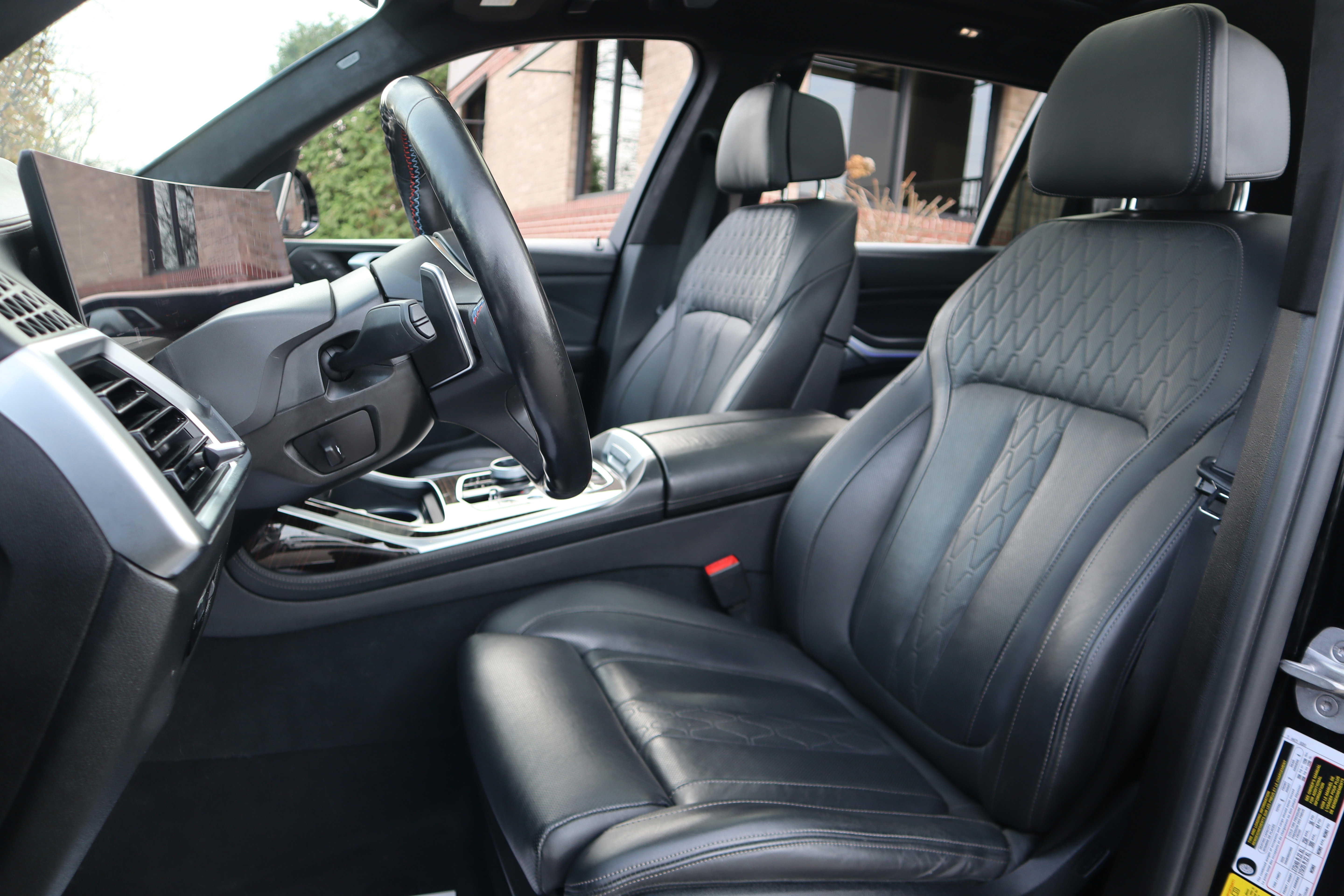 Used 2023 BMW X7 M60i w/ Executive Package image 34