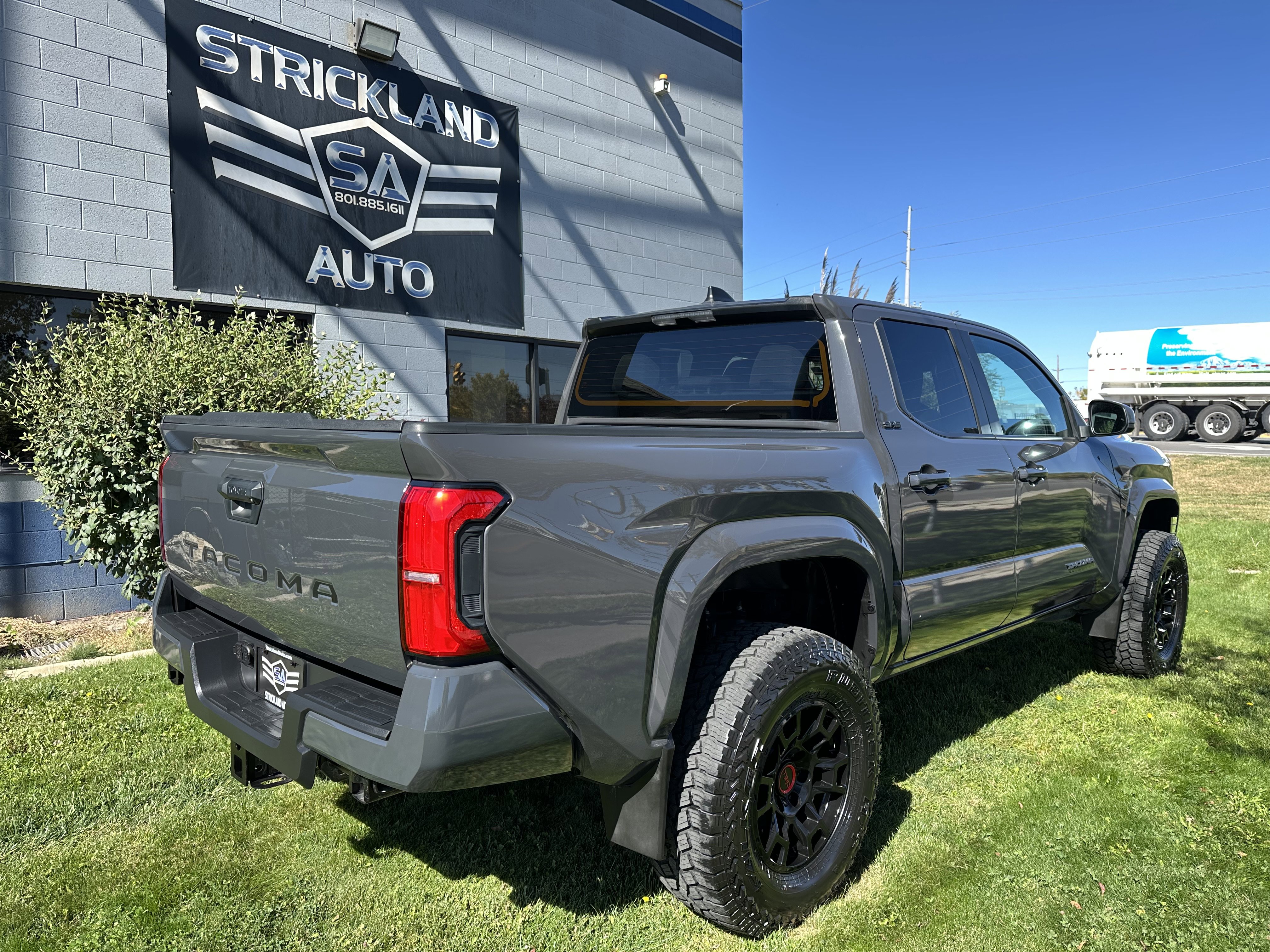 Used 2024 Toyota Tacoma SR5 image 7