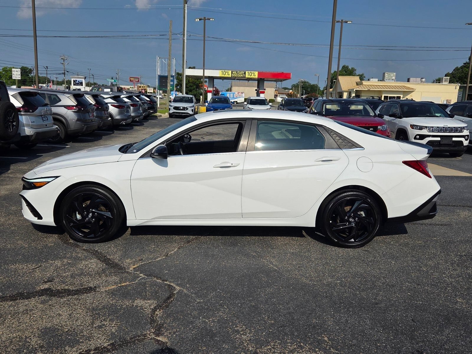Certified 2026 Hyundai Elantra SEL Sport Premium w/ Cargo Package FWD image 4