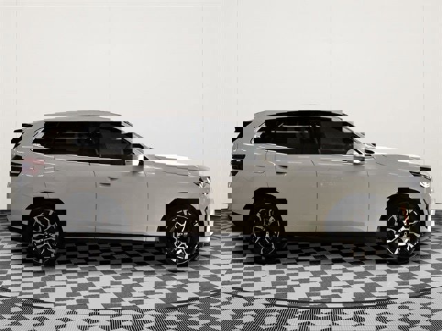 Used 2025 BMW X3 xDrive30i w/ Convenience Package image 2