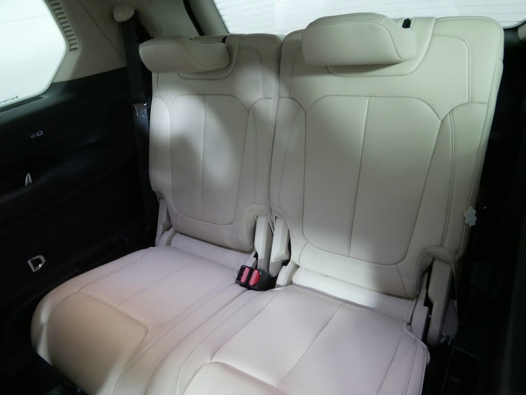 Used 2022 Jeep Grand Cherokee L Limited image 19