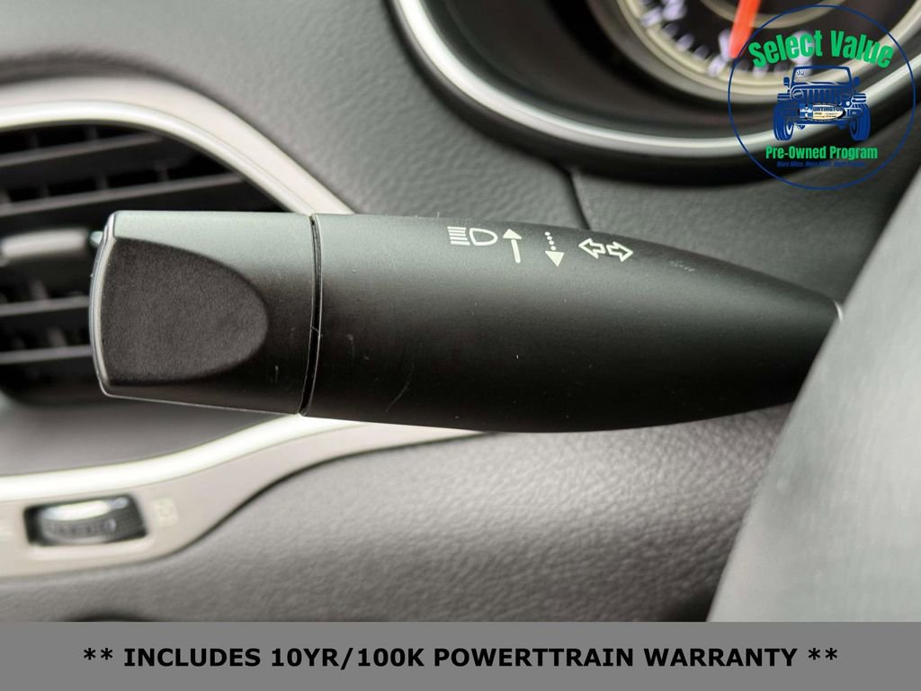 Used 2021 Jeep Cherokee Latitude Lux w/ Comfort/Convenience Group image 20