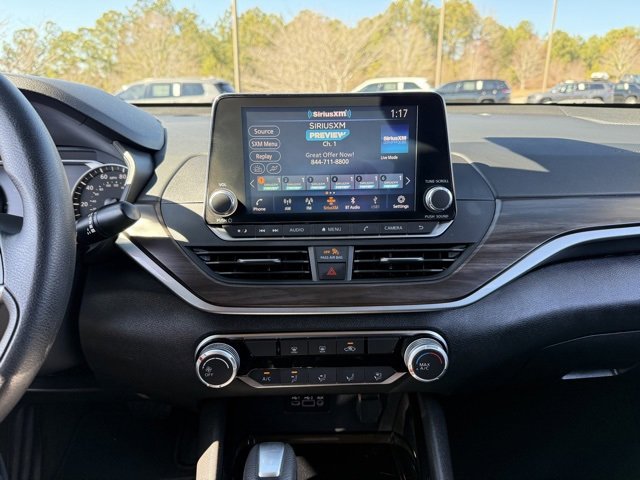 Used 2024 Nissan Altima 2.5 SV image 18