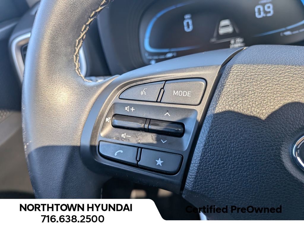 Certified 2023 Hyundai Venue SEL image 25