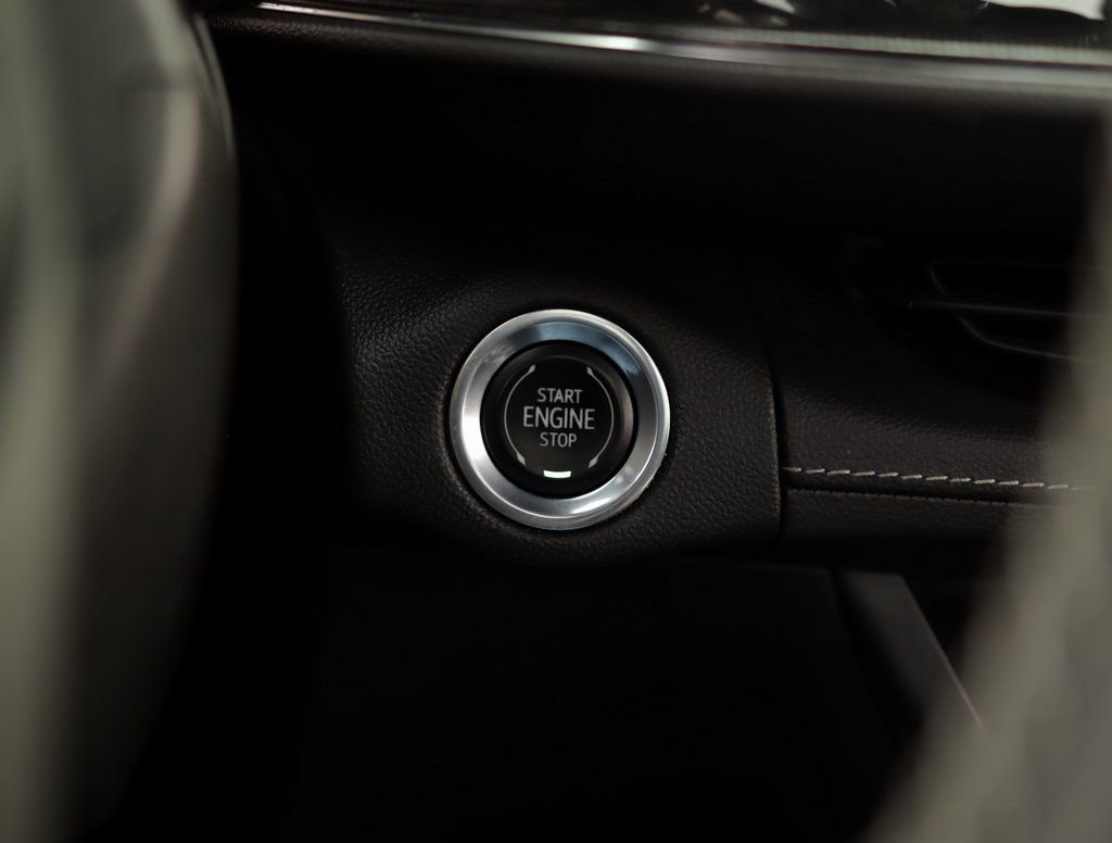 Used 2023 Buick Envision Essence w/ Sport Touring Package image 18