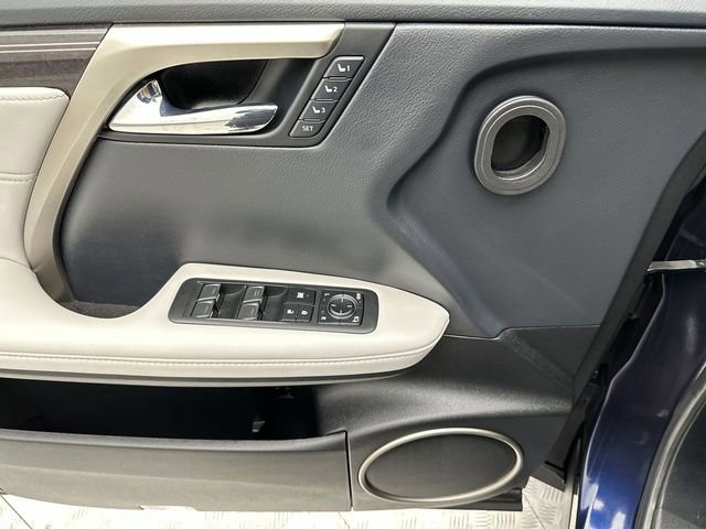 Used 2022 Lexus RX 450h AWD w/ Luxury Package image 13