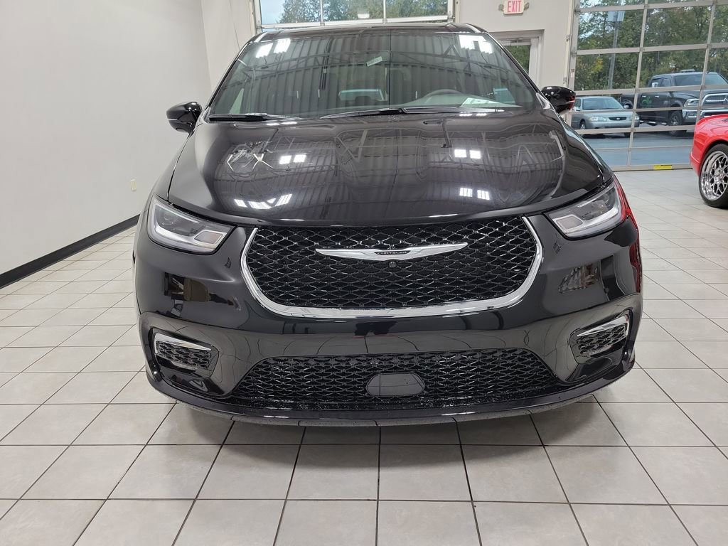New 2026 Chrysler Pacifica Select image 3