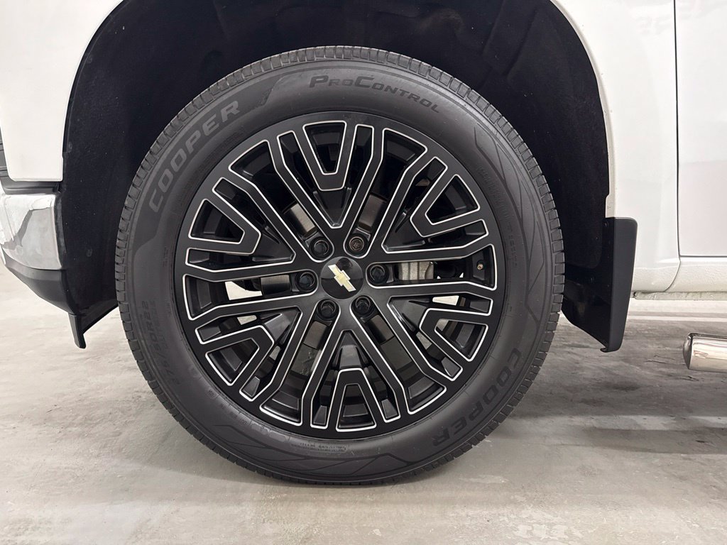Used 2020 Chevrolet Silverado 1500 LTZ w/ LTZ Plus Package AWD/4WD image 48