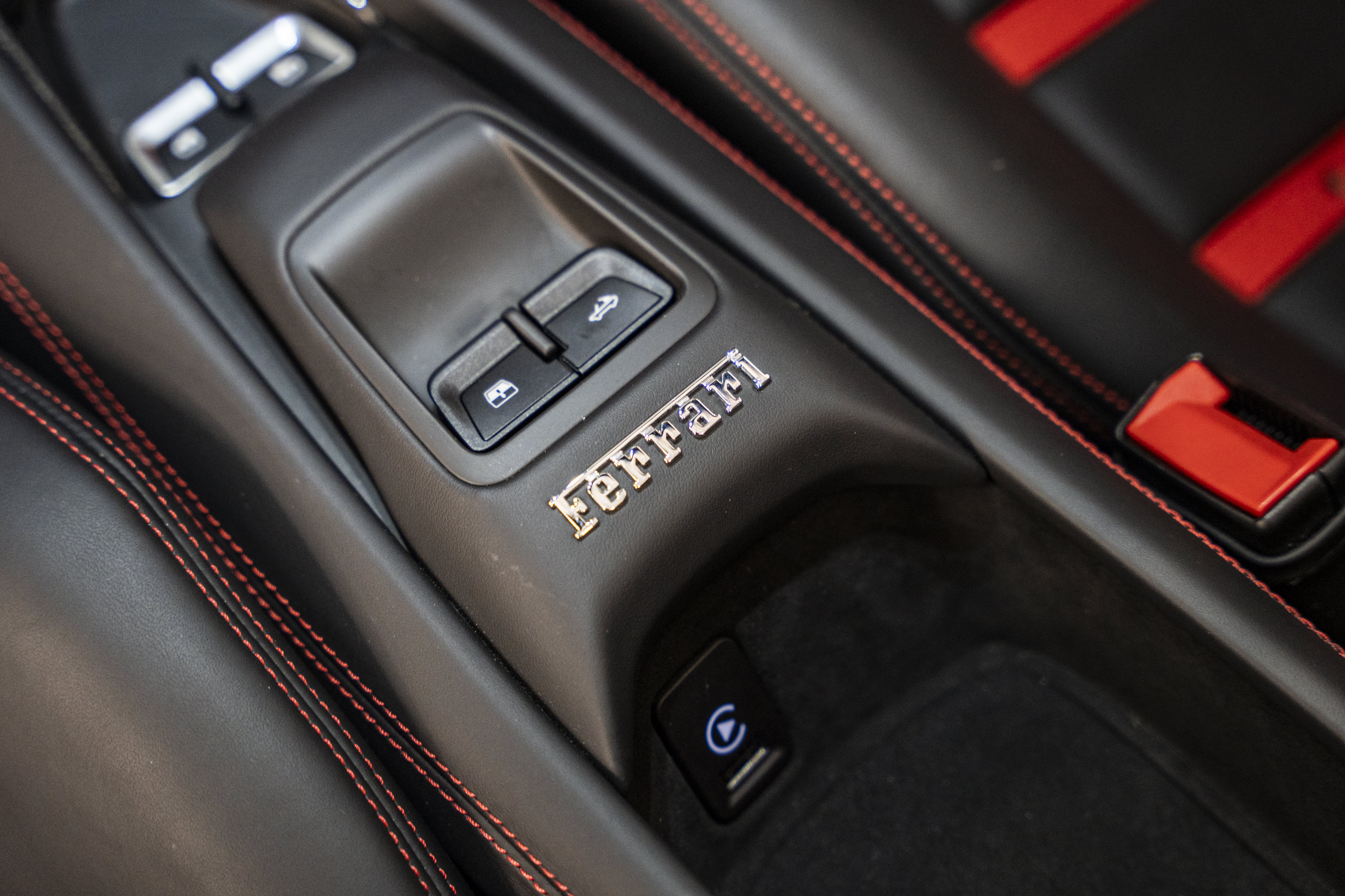 Used 2022 Ferrari F8 Tributo RWD image 53