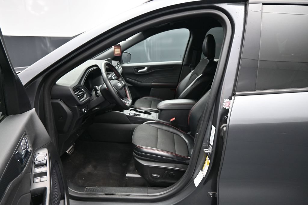 Used 2023 Ford Escape ST-Line AWD/4WD image 9