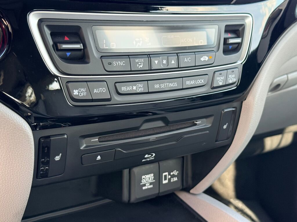 Used 2020 Honda Pilot Touring image 25