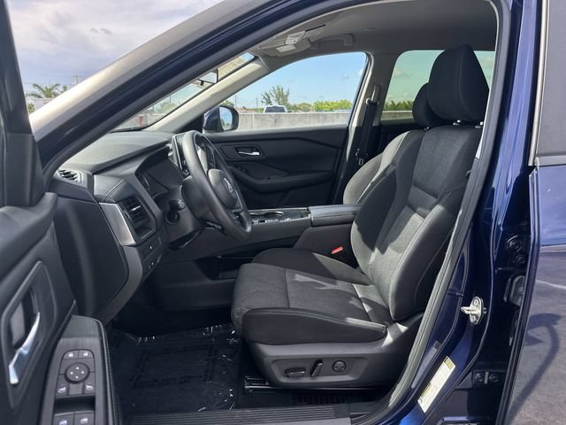 Used 2024 Nissan Rogue SV FWD image 30