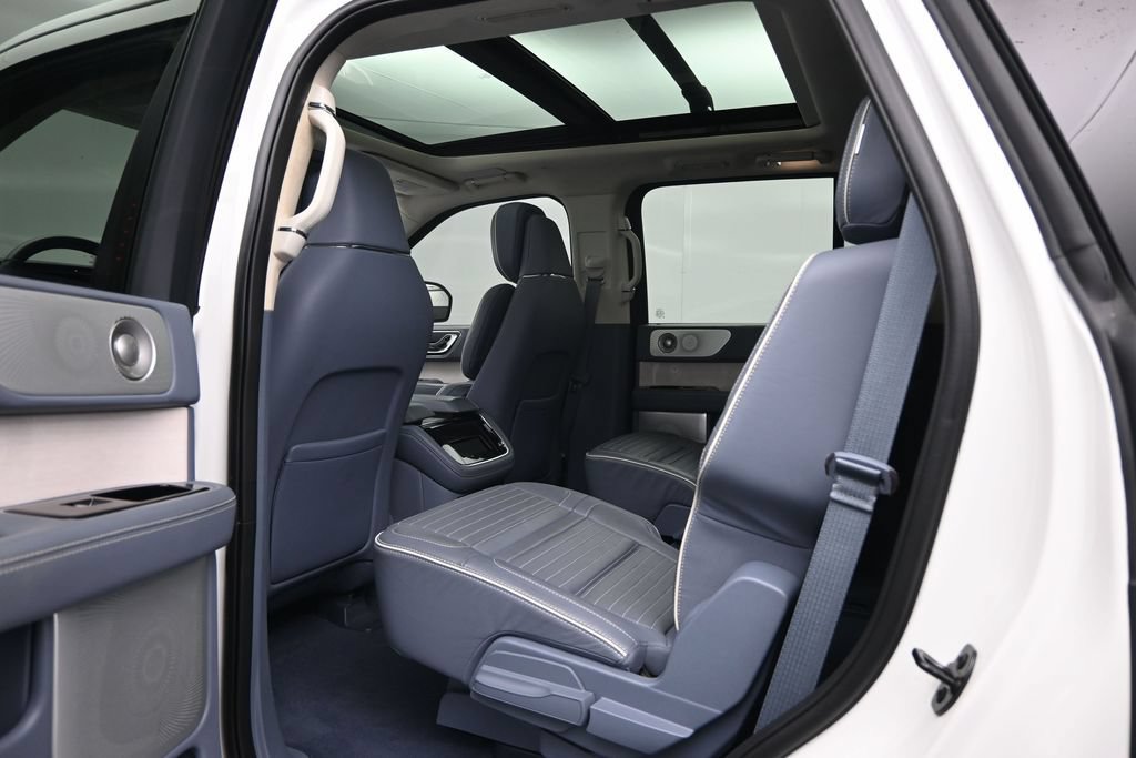 Used 2022 Lincoln Navigator Black Label AWD/4WD image 26