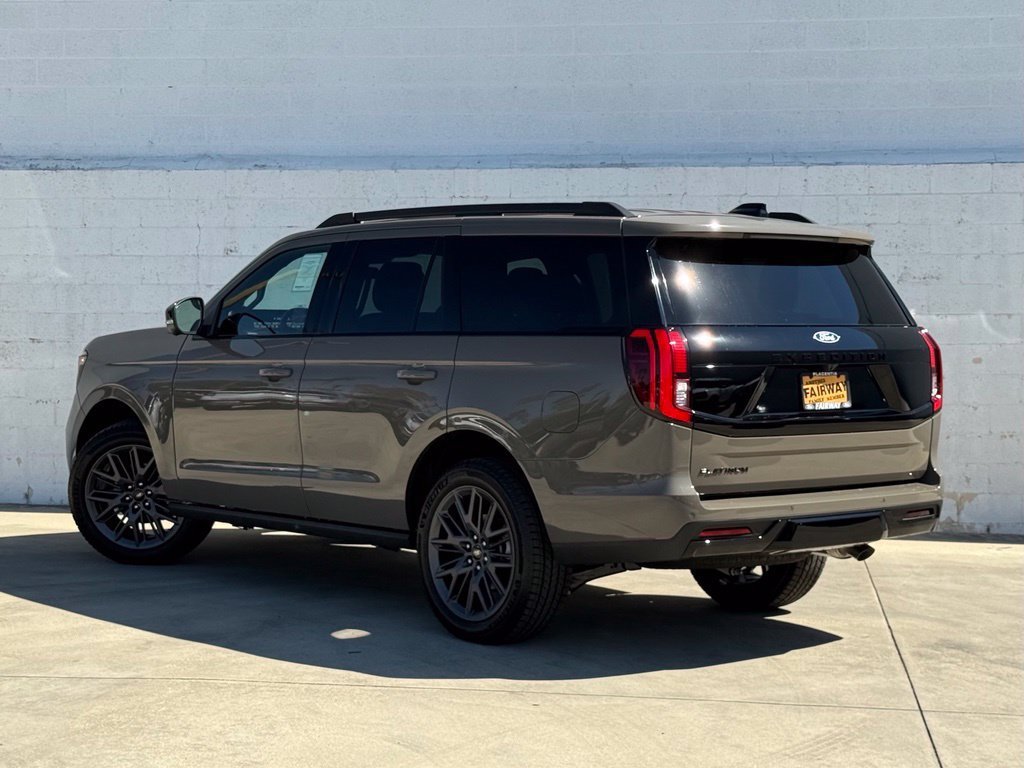 New 2027 Ford Expedition Platinum w/ Stealth Appearance Package RWD image 3