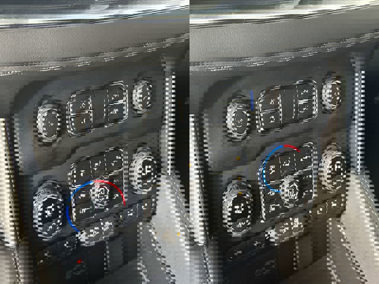 Used 2024 Chevrolet Suburban LT image 19