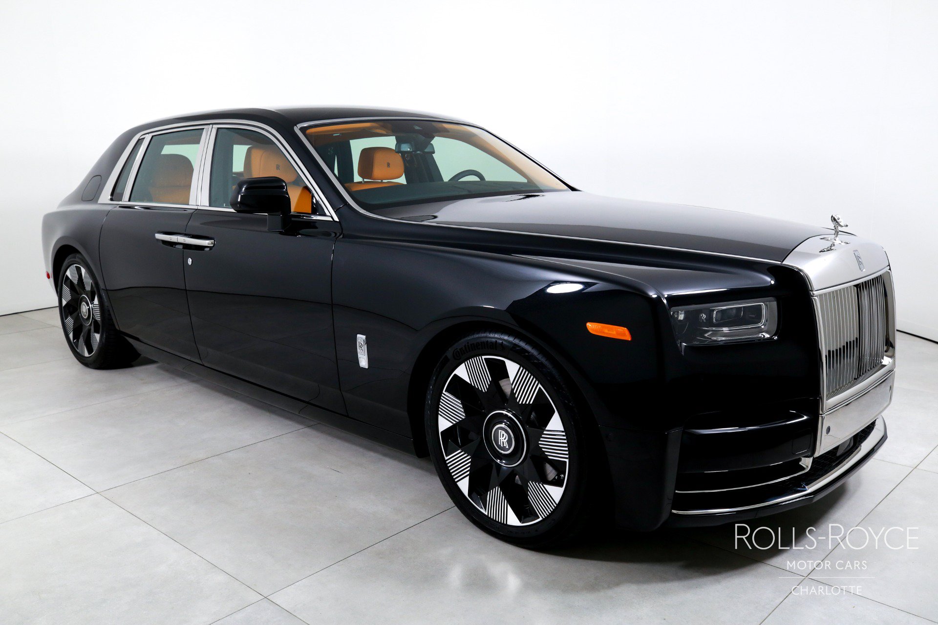 New 2027 Rolls-Royce Phantom Sedan RWD image 6